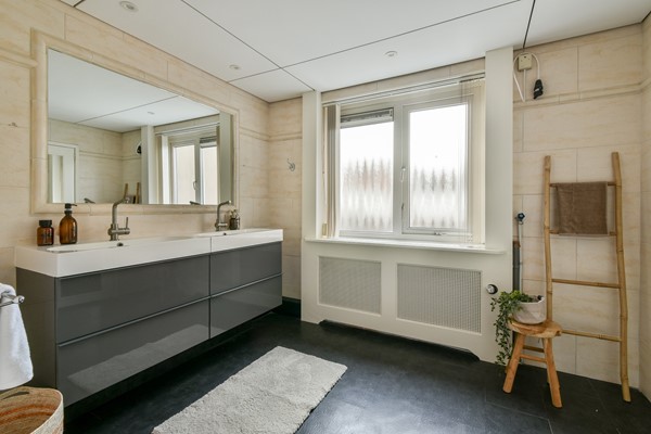 Raadhuisplein 13 - 18.jpg